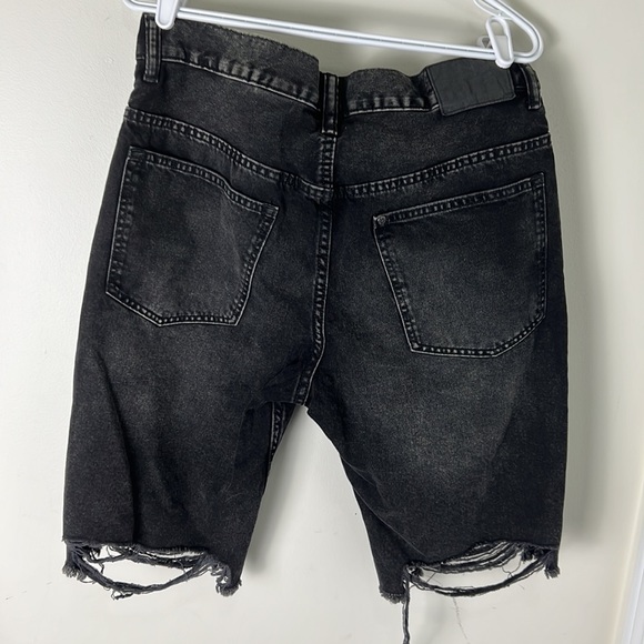 Denim Straight Fit Distressed Jeans Shorts Size 32 - Picture 10 of 10